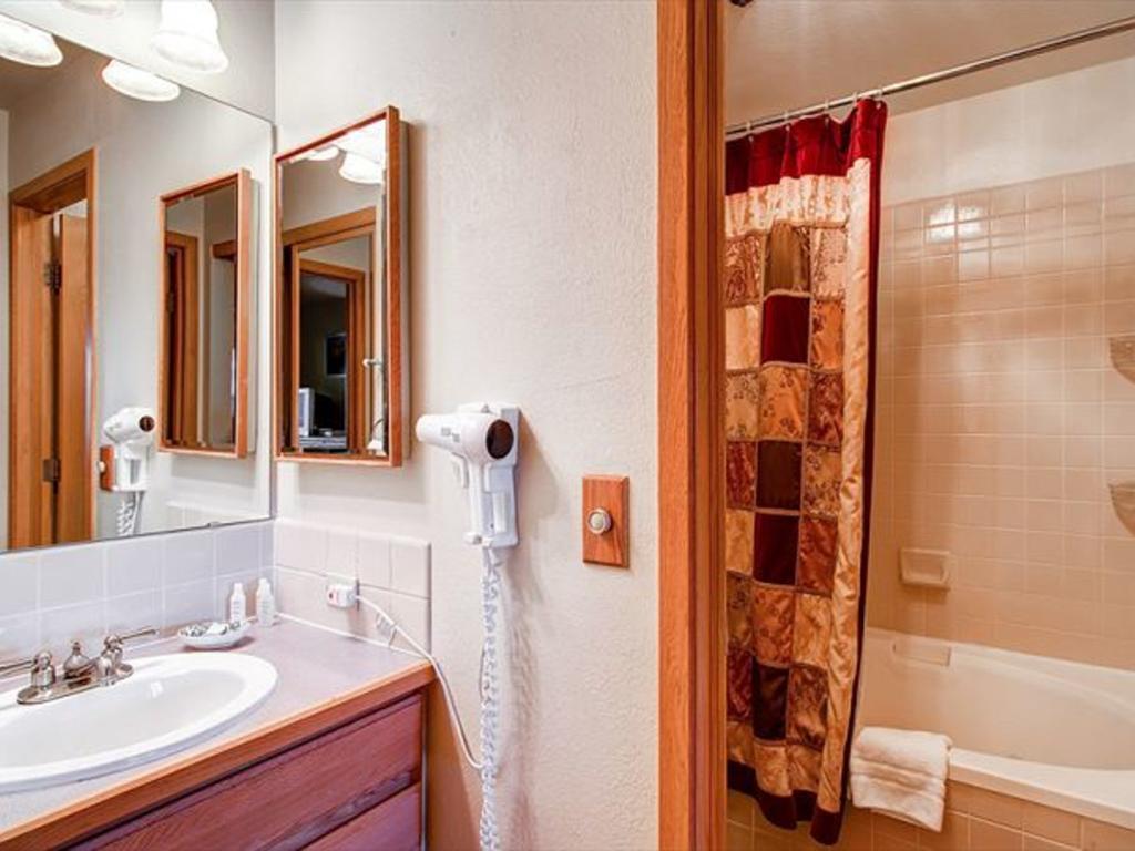 Tyra Chalet 127 Breckenridge Room photo