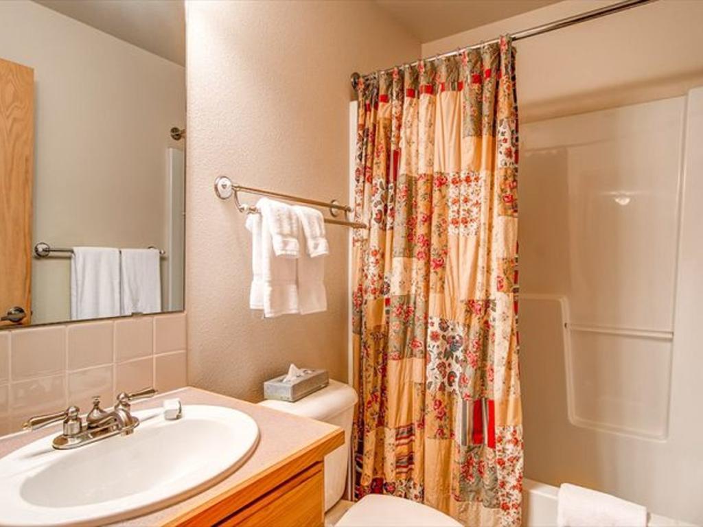 Tyra Chalet 127 Breckenridge Room photo